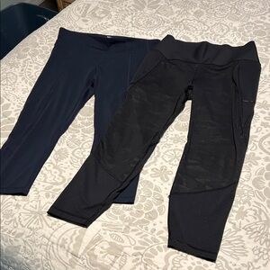🎄Closet Closing Sale🎄 GAP Bundle of 2 Women's Black Camo and Navy Leggings M